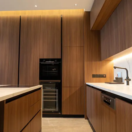 דירה Day 3 Bedroom